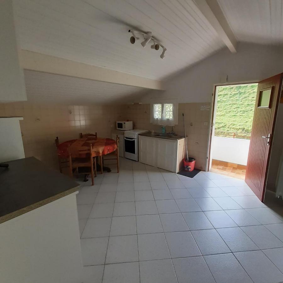Ur Ondoan - Appartement Saint Pee Sur Nivelle Exterior foto